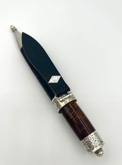 Norjalainen Bunad-puukko