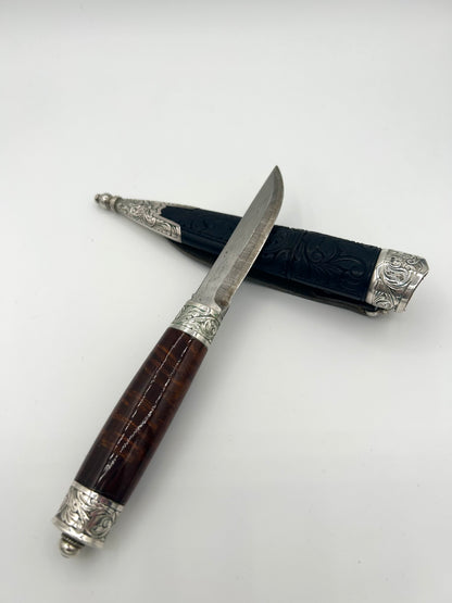 Norjalainen Bunad-puukko